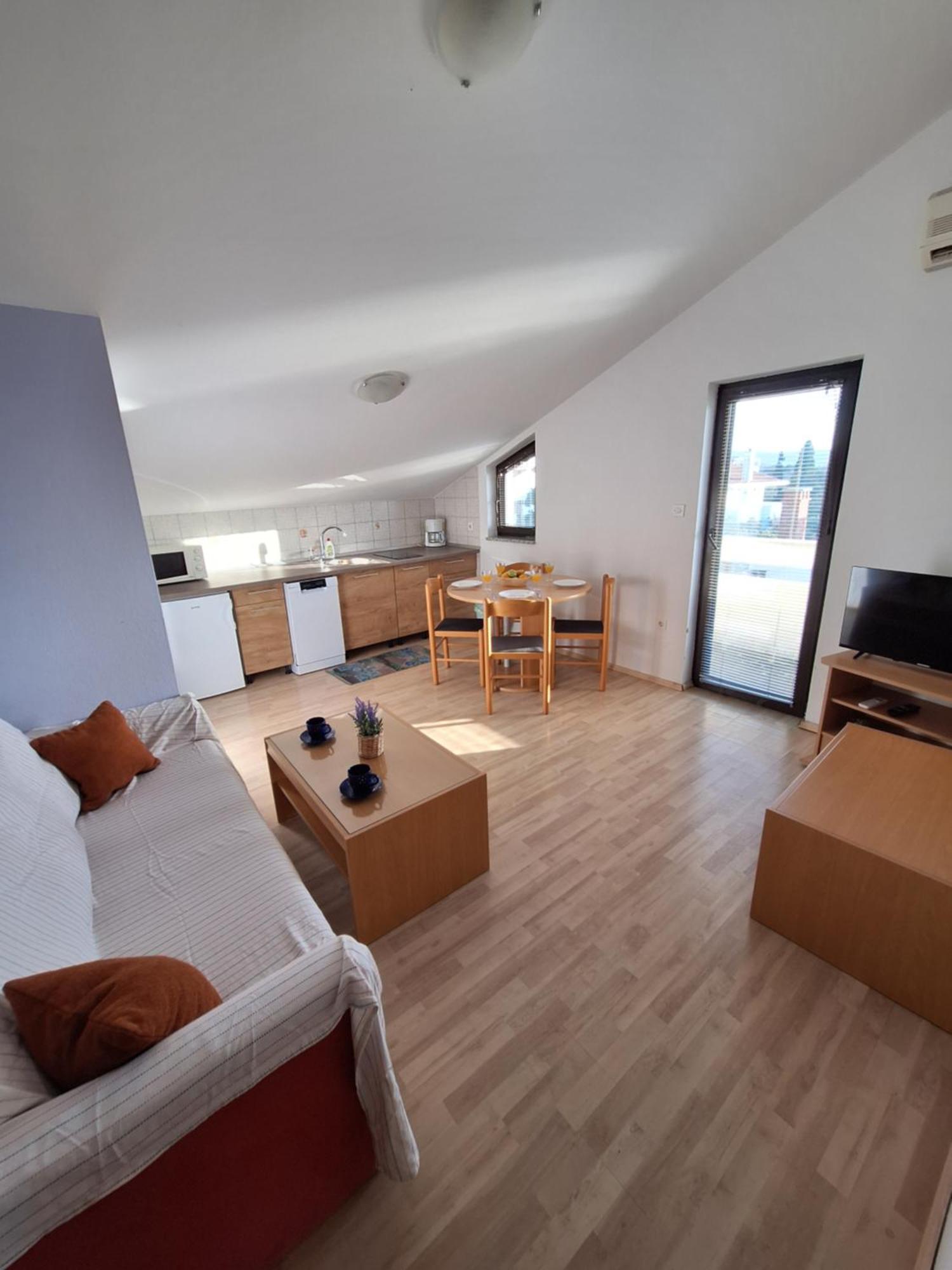 Apartmani Vukovic Punat Buitenkant foto